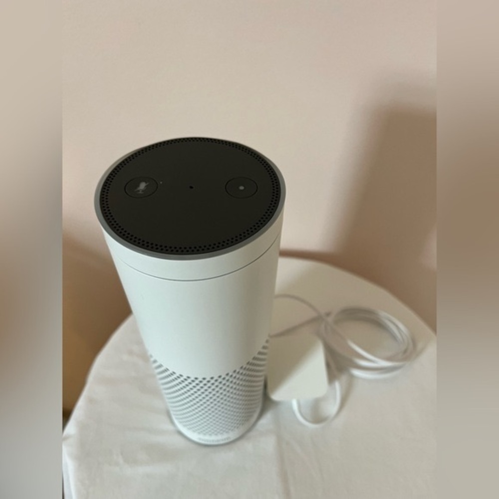Amazon speaker 🔈 - Picture 2 of 3